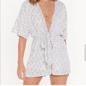 Nasty Gal Plant the Seed Floral Tie Romper GREEN